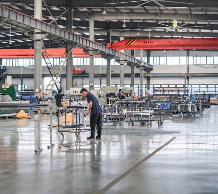 Aluminum alloy window processing workshop