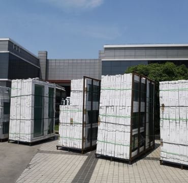 Aluminum door and window frame cardboard packaging