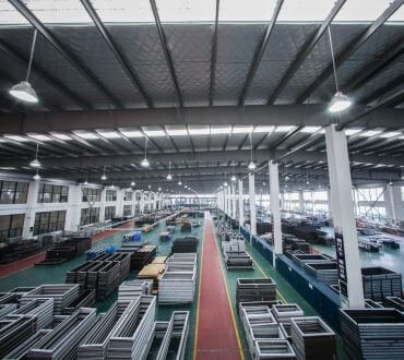 aluminum windows Processing workshop